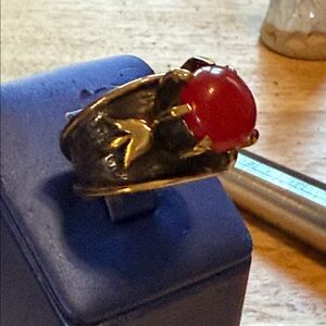 Elegant Red and Gold Women's Ring
